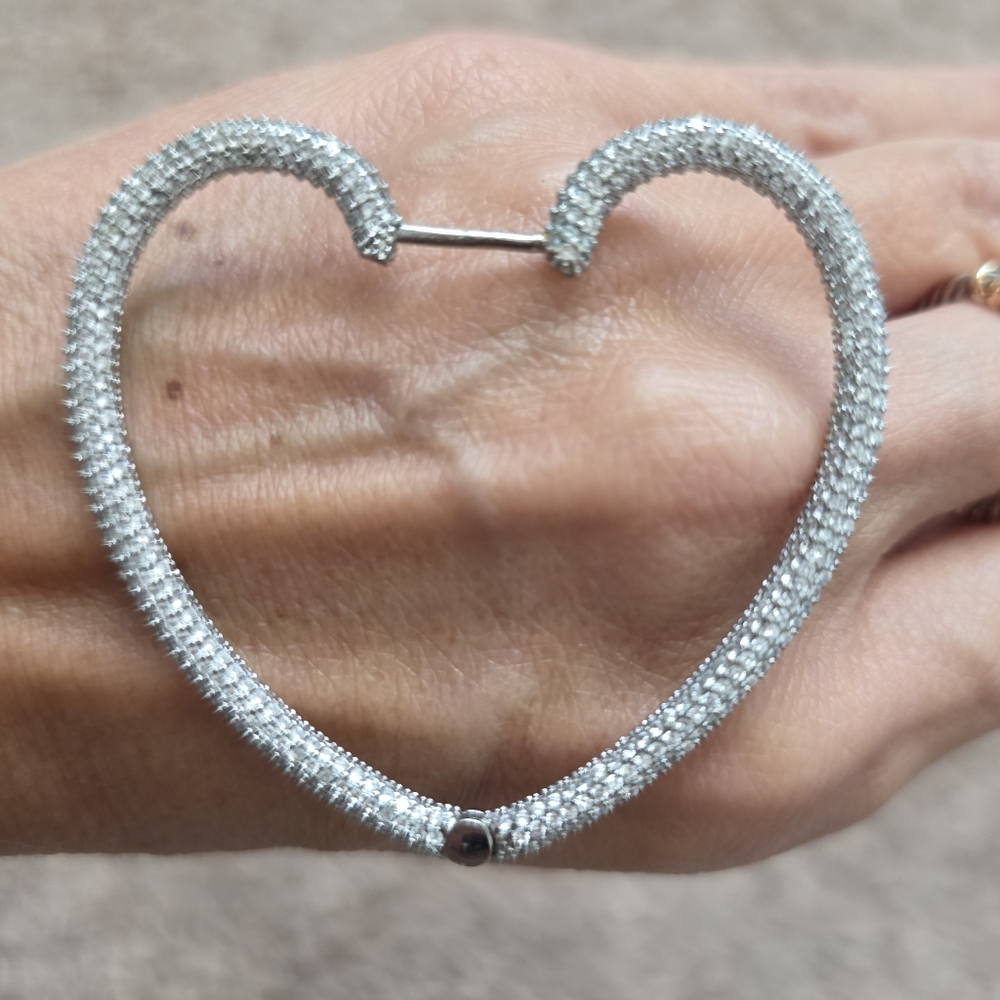 Elegant Silver Heart-Shaped Brooch Kc Chic Design